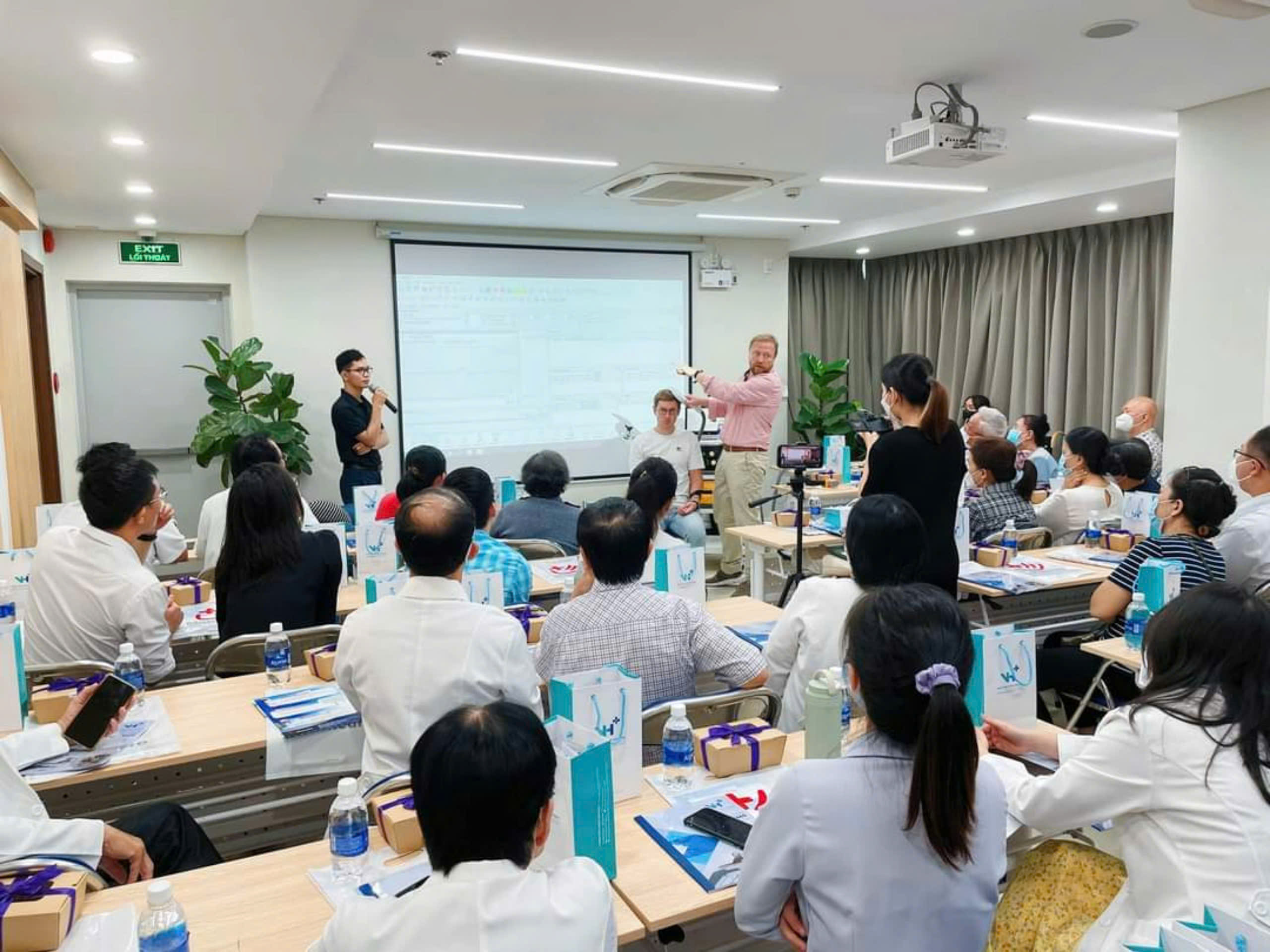 kích thích từ trường xuyên sọ