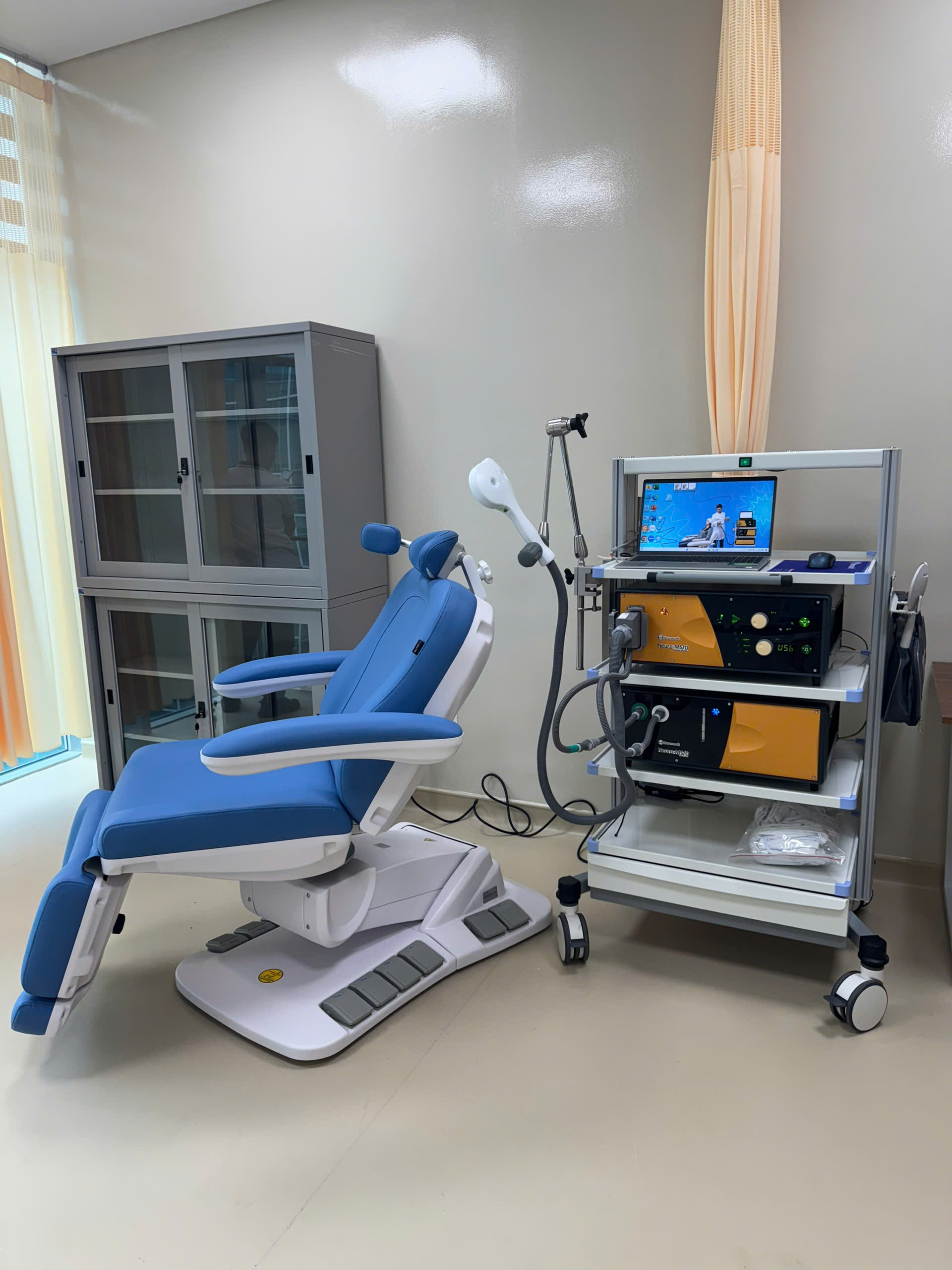 giá máy kích thích từ trường xuyên sọ